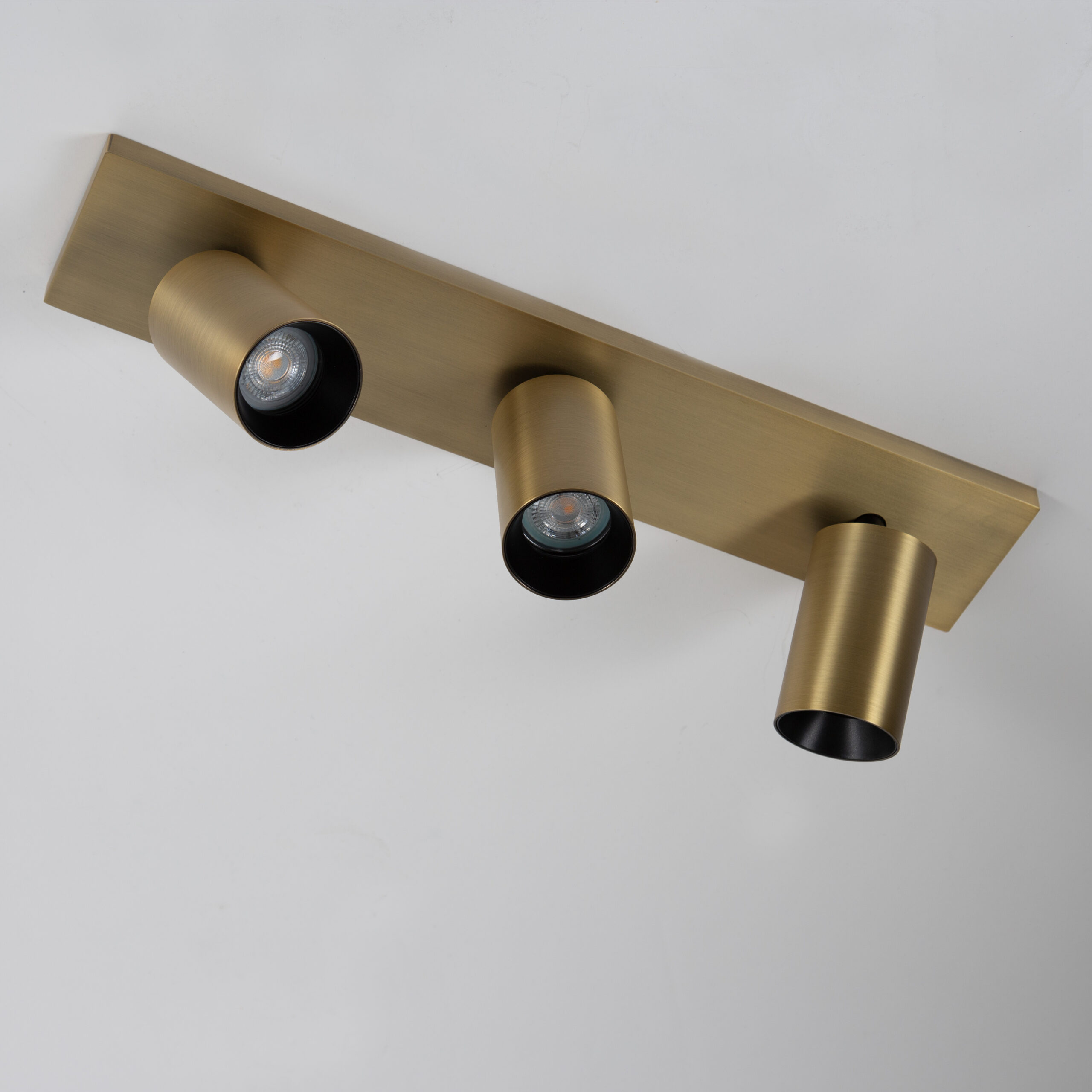 Lynn 3 Opbouwspot Messing 1 Lynn 3 Opbouwspot Messing